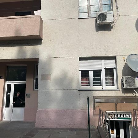 פודגוריצה Apartment Downtown מראה חיצוני תמונה
