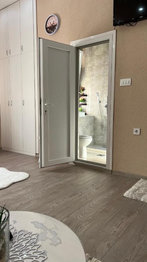 פודגוריצה Apartment Downtown מראה חיצוני תמונה