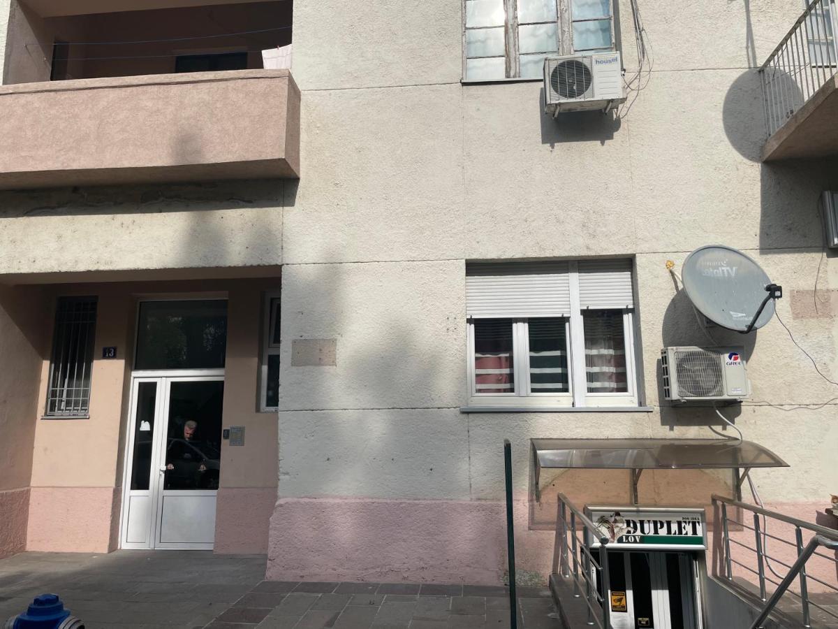 פודגוריצה Apartment Downtown מראה חיצוני תמונה