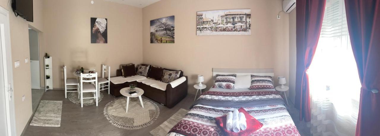 פודגוריצה Apartment Downtown מראה חיצוני תמונה