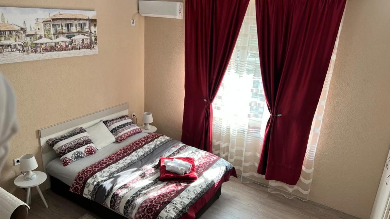 פודגוריצה Apartment Downtown מראה חיצוני תמונה